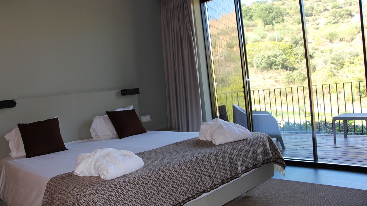 Photo of Bedroom in Longroiva
