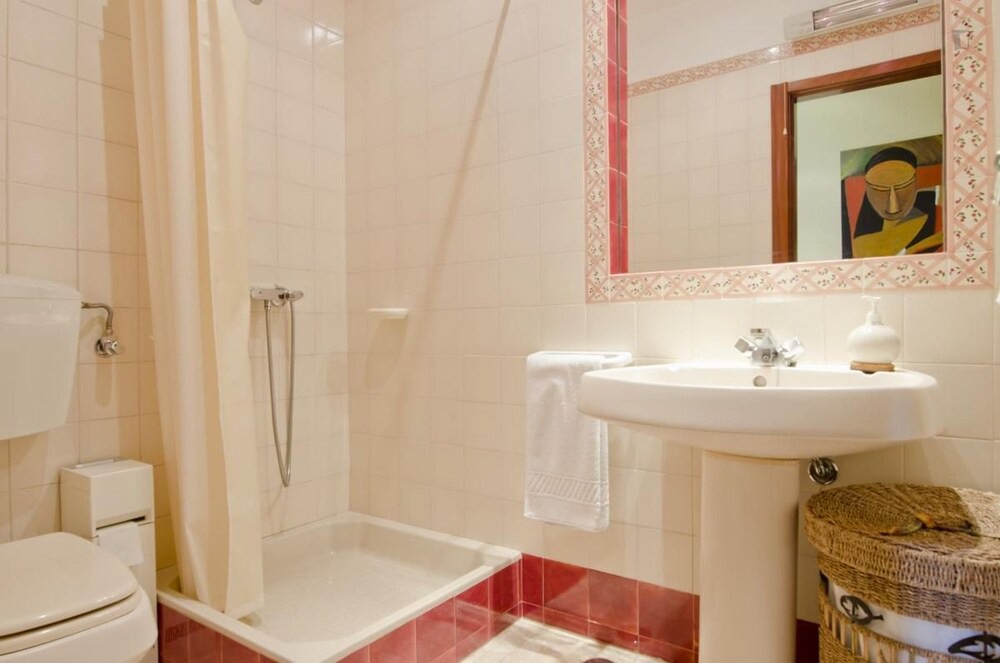 Photo of Bathroom in Lumiar