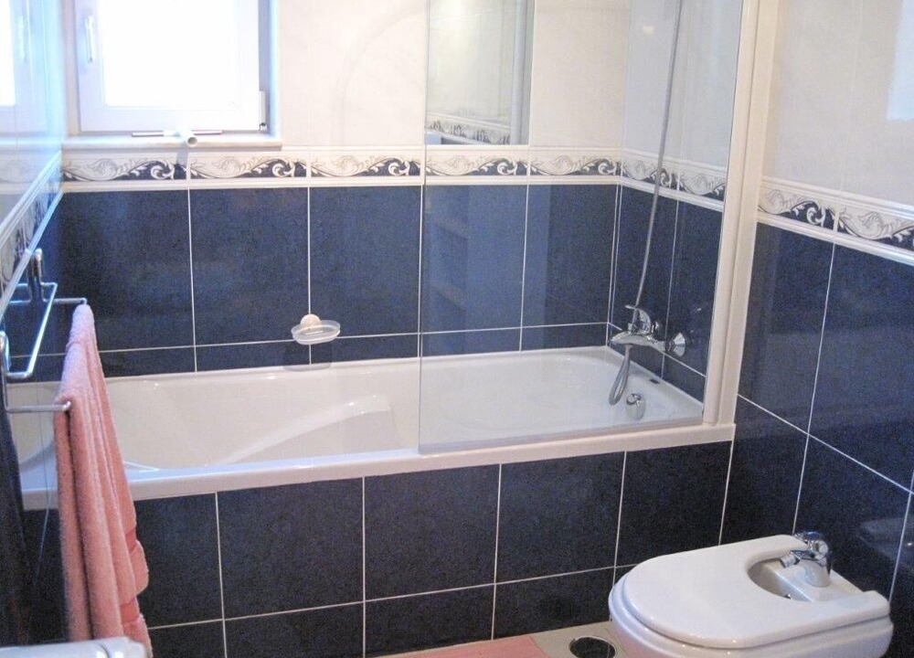 Photo of Bathroom in Quarteira