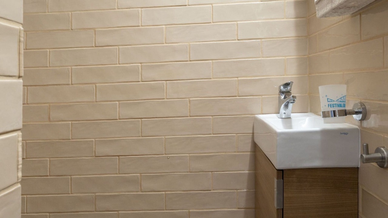 Photo of Bathroom in Ferragudo