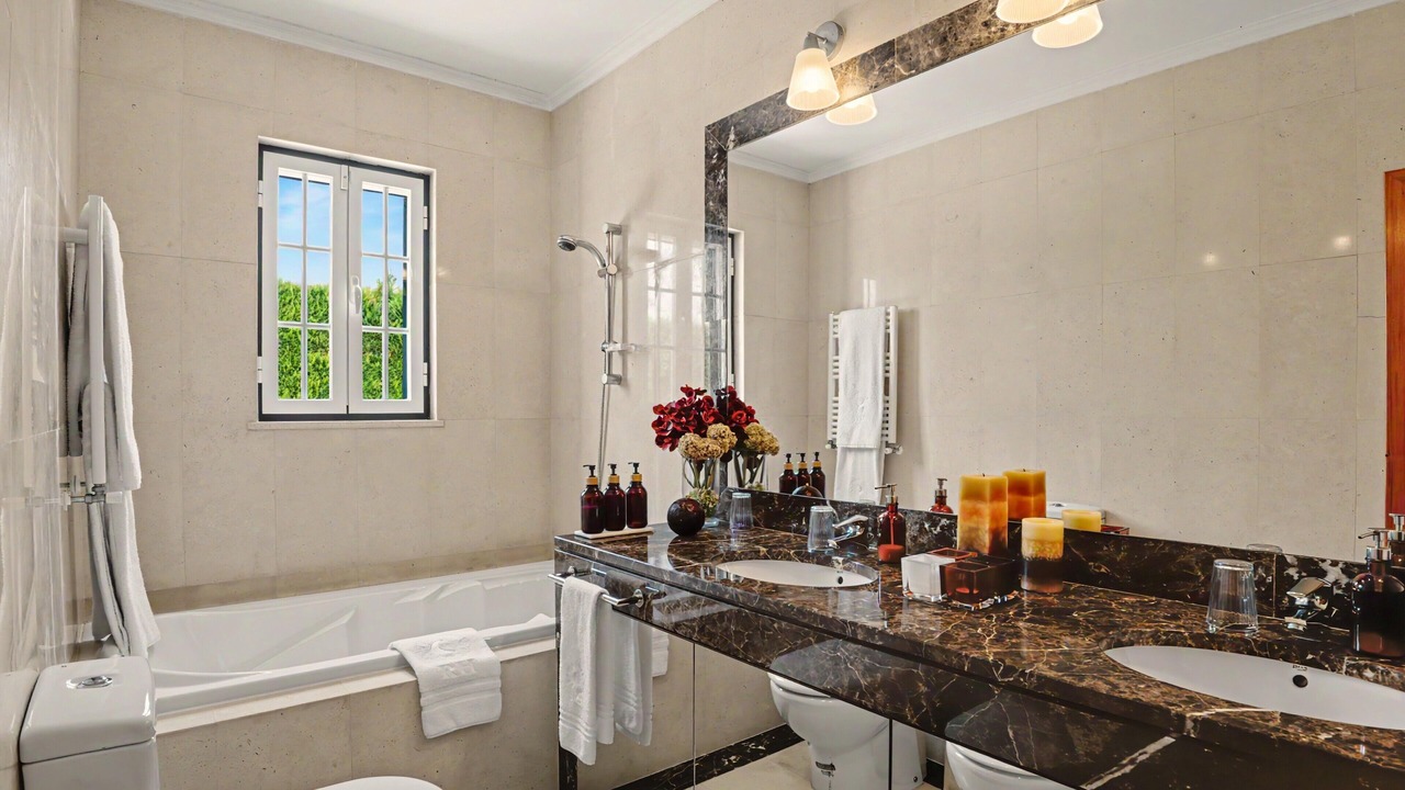 Photo of Bathroom in Palmela