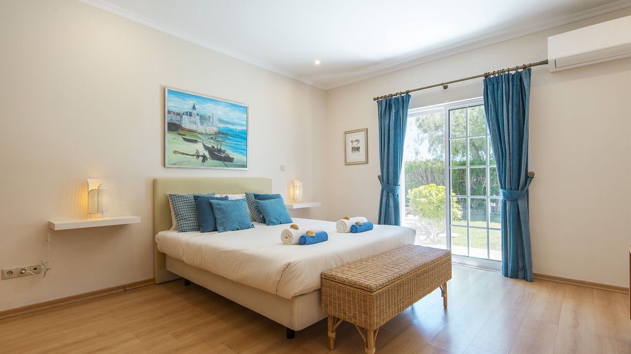 Photo of Bedroom in Almancil