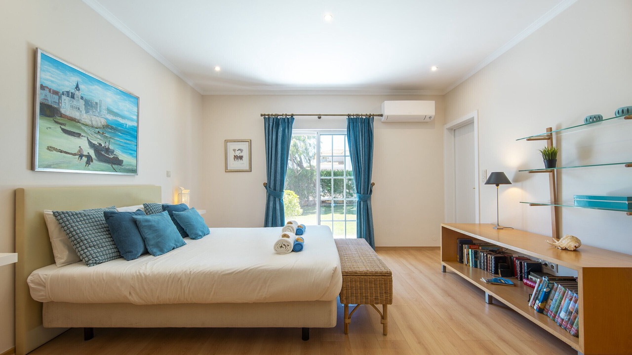 Photo of Bedroom in Almancil