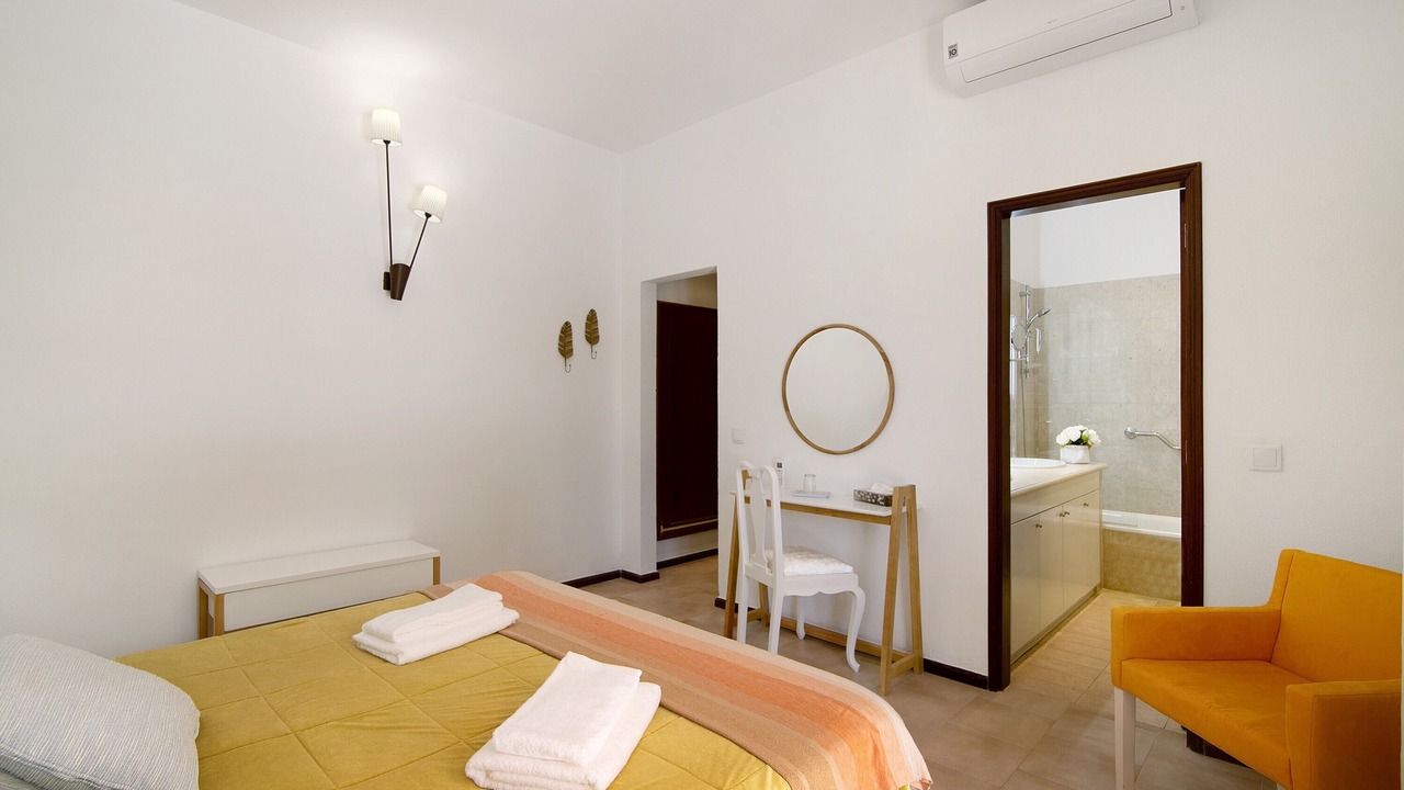 Photo of Bedroom in Quarteira