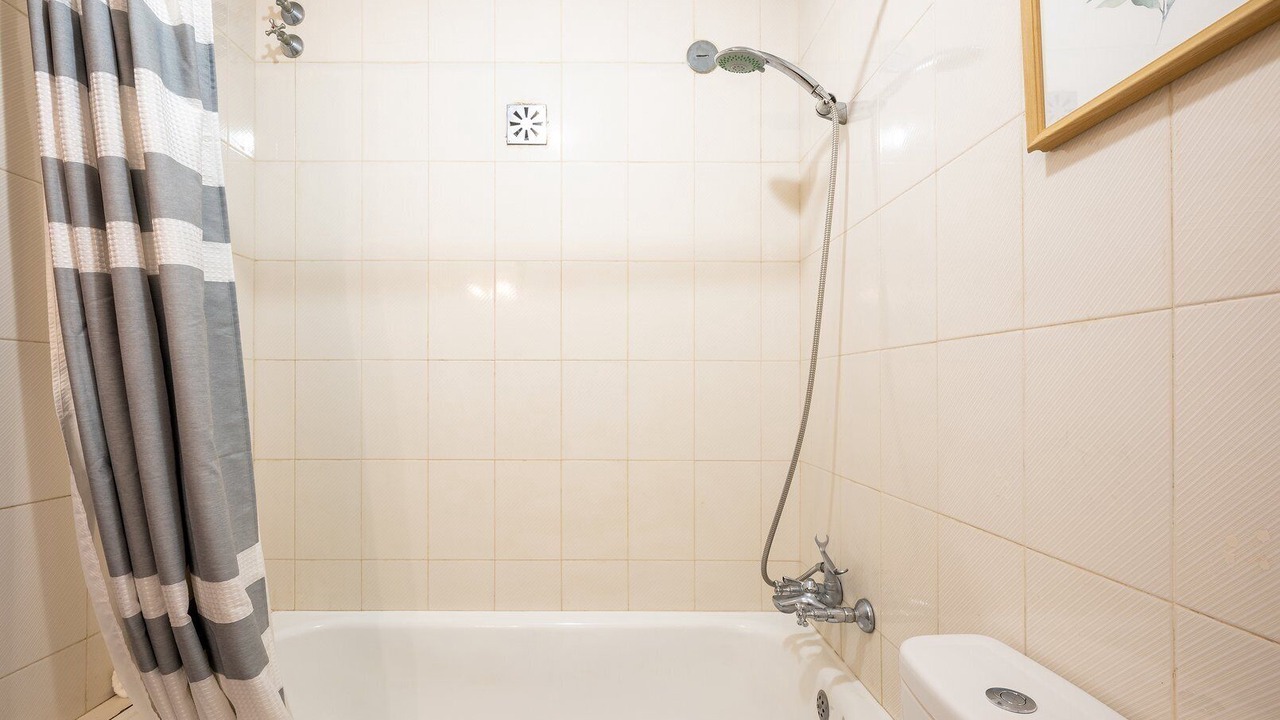 Photo of Bathroom in Costa de Caparica