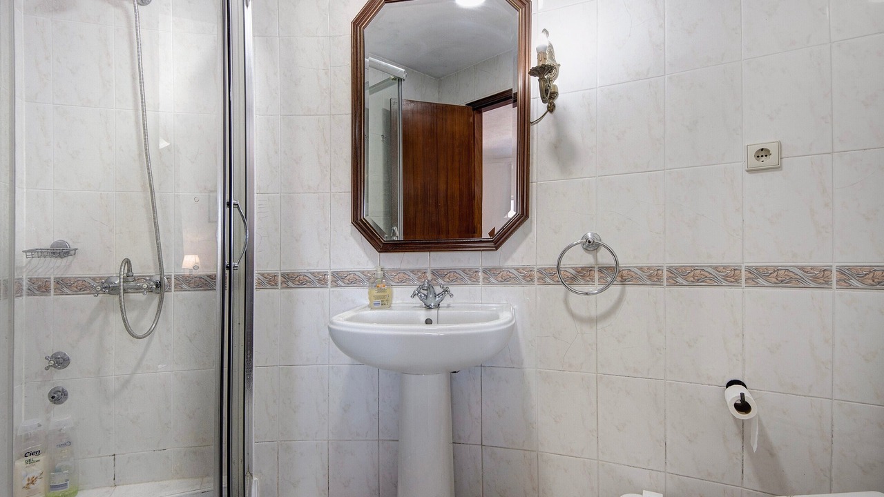 Photo of Bathroom in Paradela