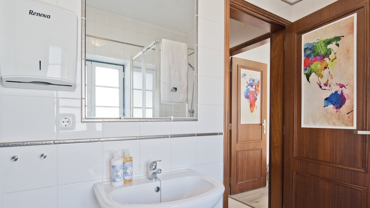 Photo of Bathroom in Estoril