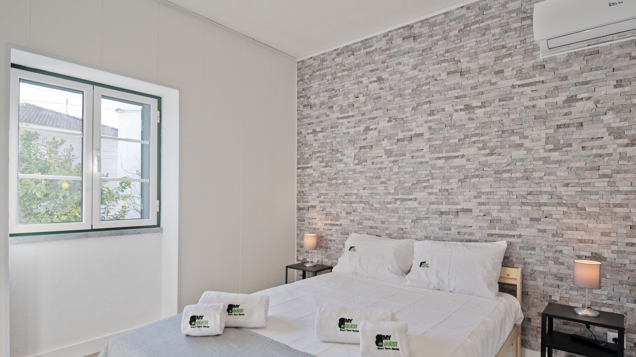 Photo of Bedroom in Estoril