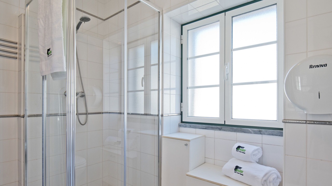 Photo of Bathroom in Estoril
