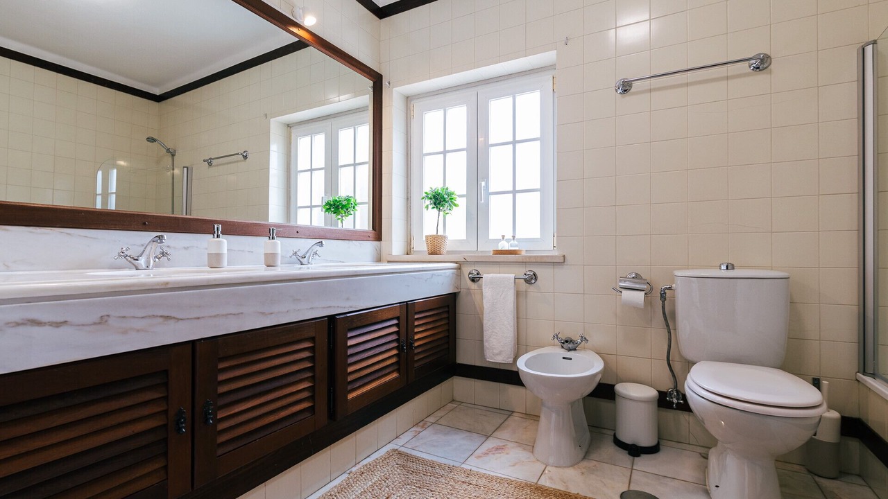 Photo of Bathroom in Reguengo Grande