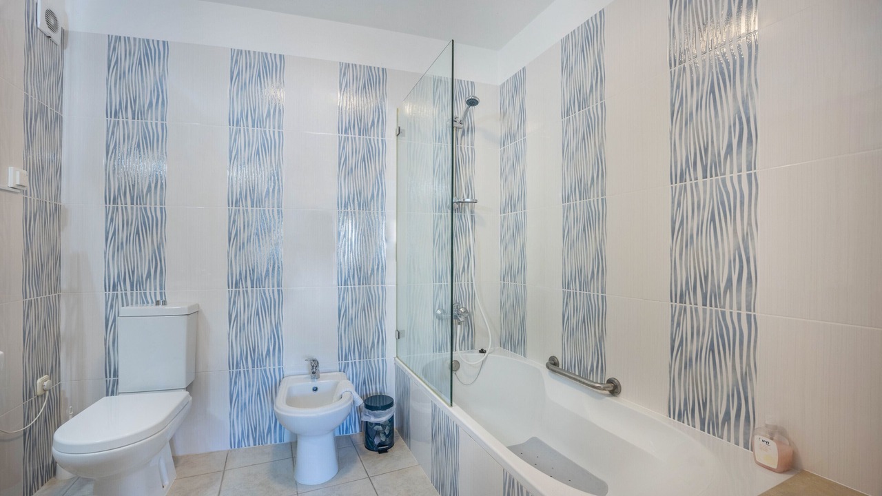 Photo of Bathroom in Salema