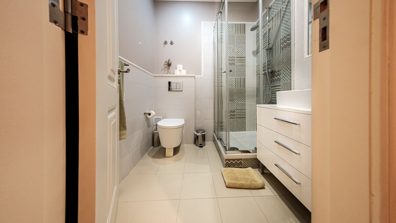 Photo of Bathroom in Baixa