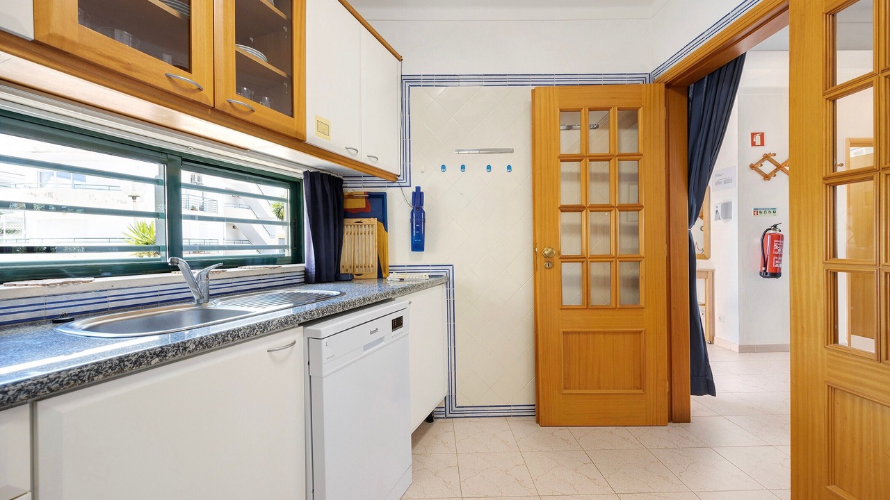 Photo of Kitchen in Meia Praia