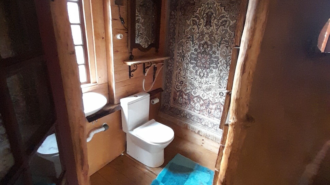 Photo of Bathroom in Moitas