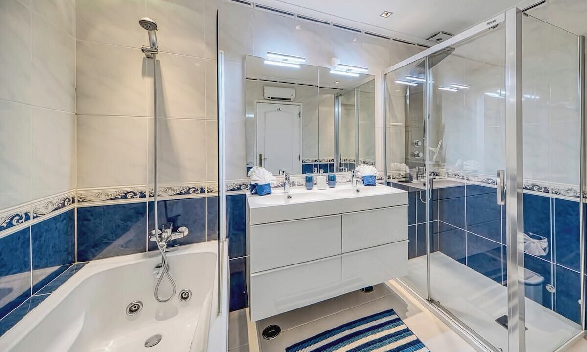 Photo of Bathroom in Caramujeira