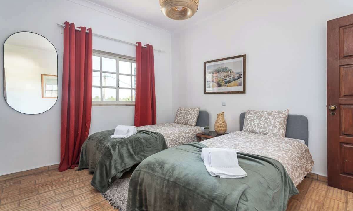 Photo of Bedroom in Lagoa e Carvoeiro