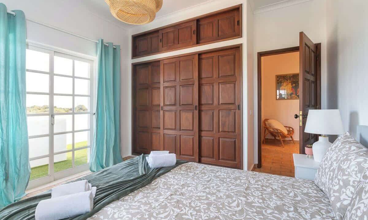Photo of Bedroom in Lagoa e Carvoeiro