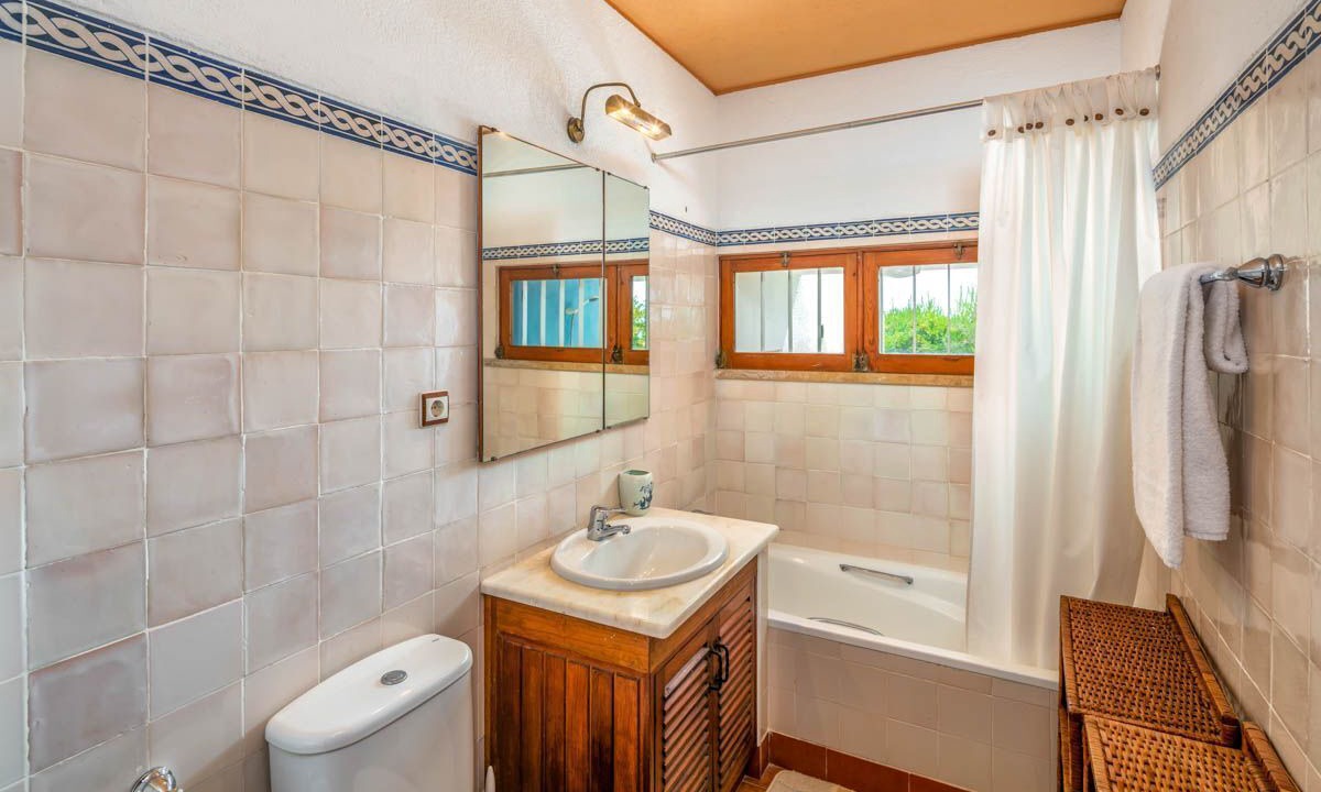 Photo of Bathroom in Lagoa e Carvoeiro