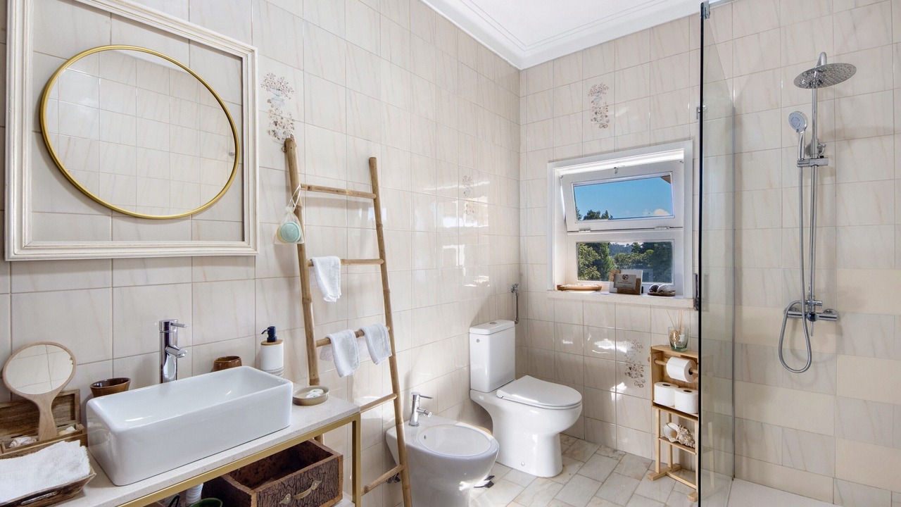 Photo of Bathroom in Lourosa