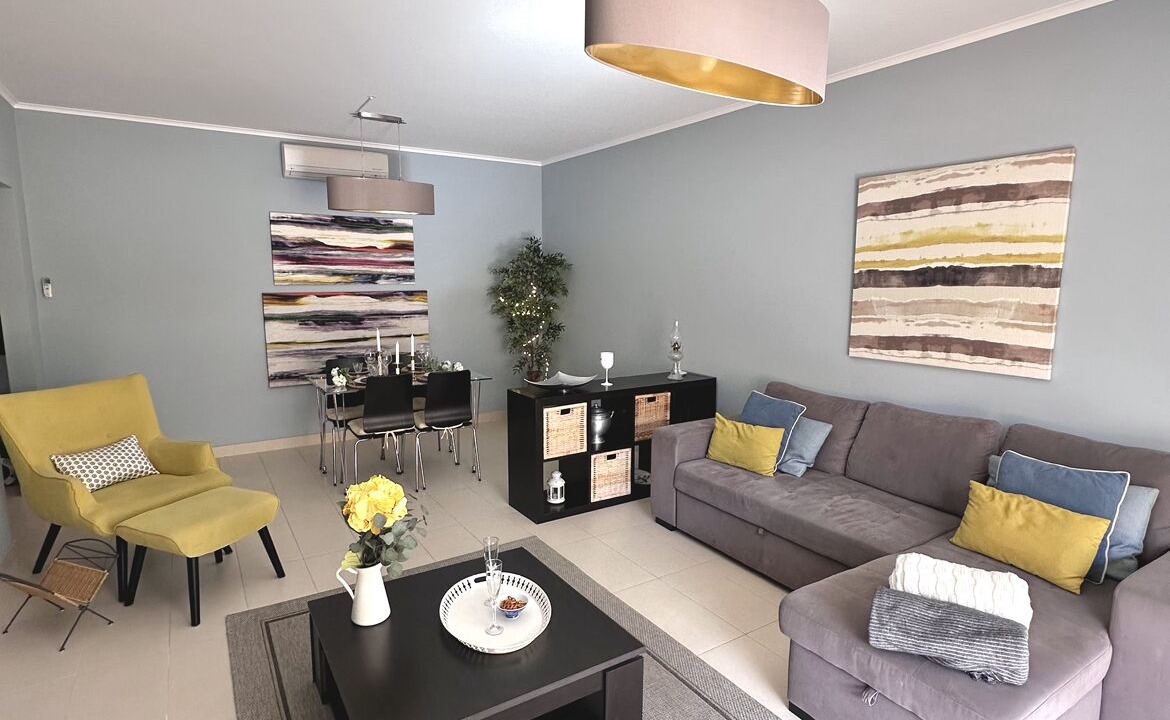 Photo of Livingroom in Canada