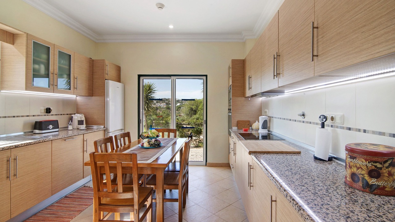 Photo of Kitchen in Figueiral
