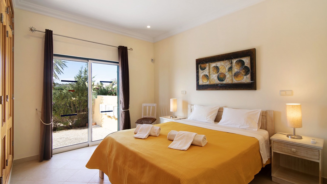 Photo of Bedroom in Figueiral