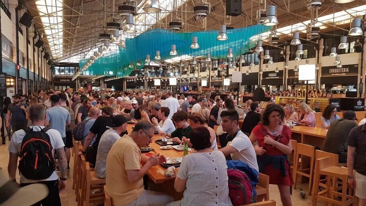 Photo of Others in Chiado