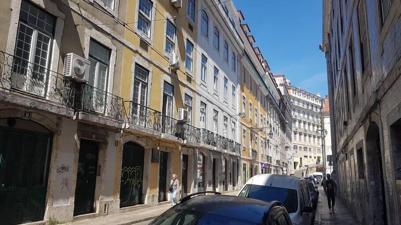 Photo of Others in Chiado