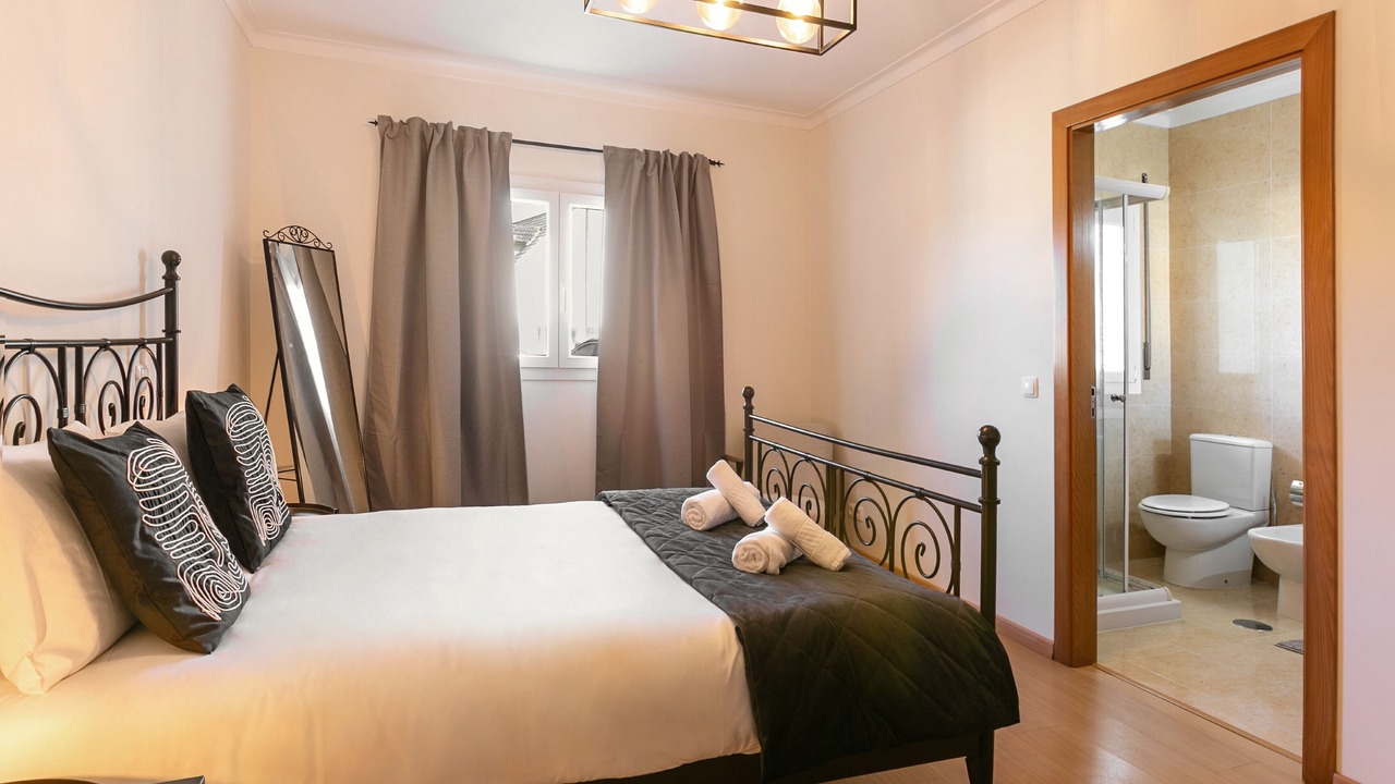 Photo of Bedroom in Peniche