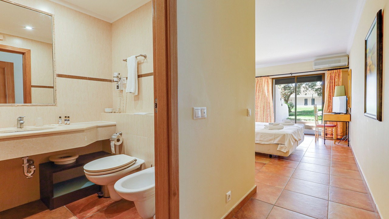 Photo of Bathroom in Alporchinhos