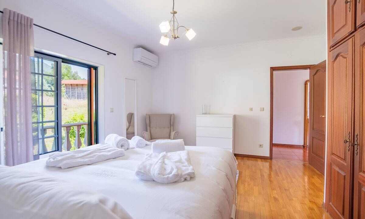 Photo of Bedroom in Cossourado
