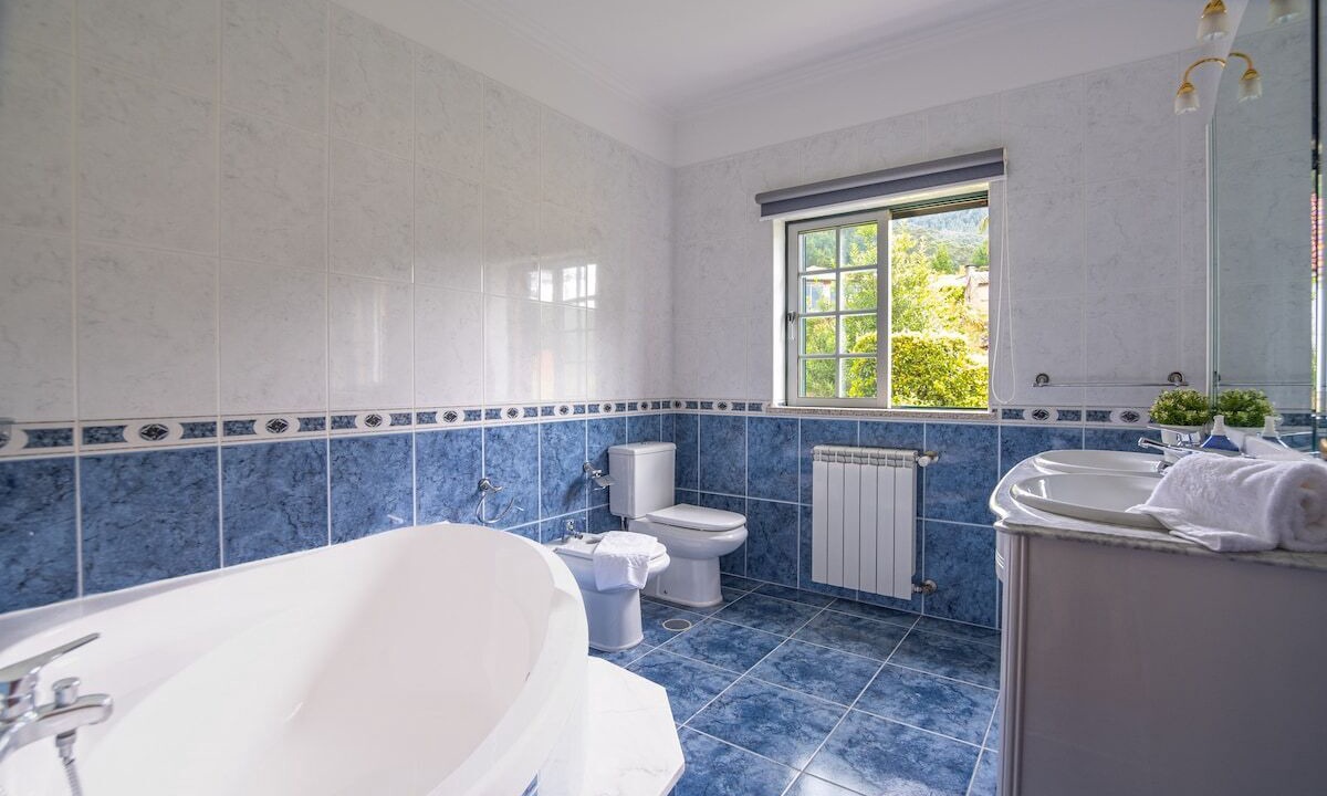 Photo of Bathroom in Cossourado