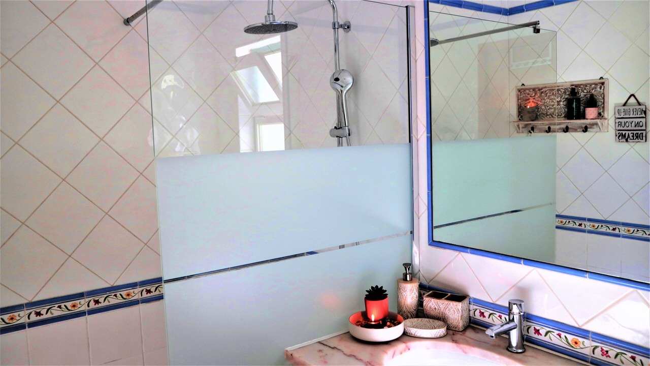 Photo of Bathroom in Ferragudo