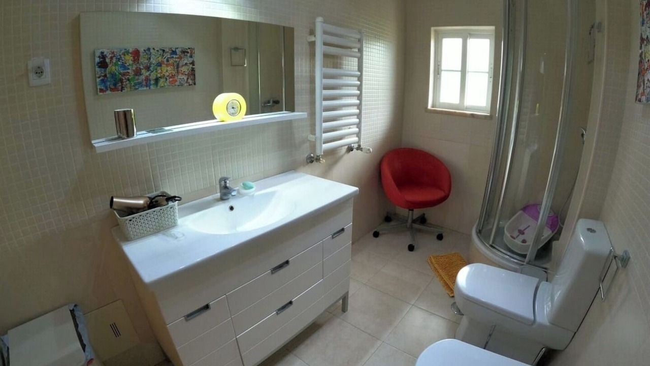 Photo of Bathroom in Corroios