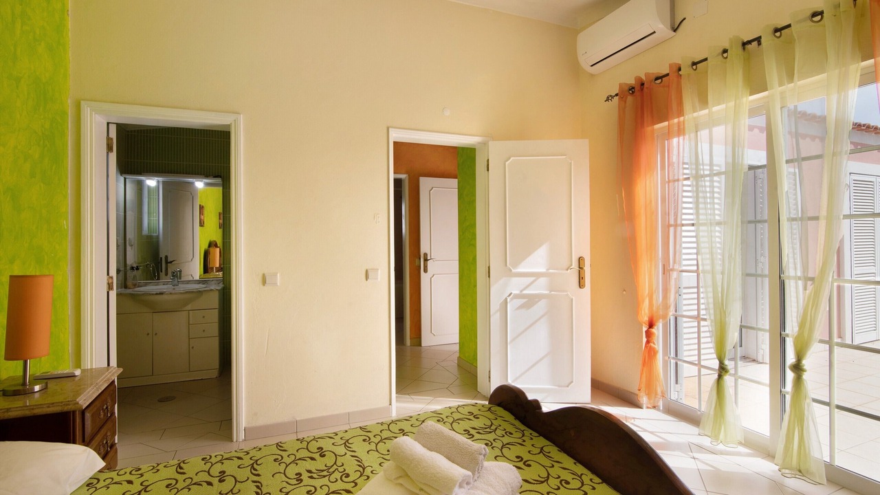 Photo of Bedroom in Vale Navio