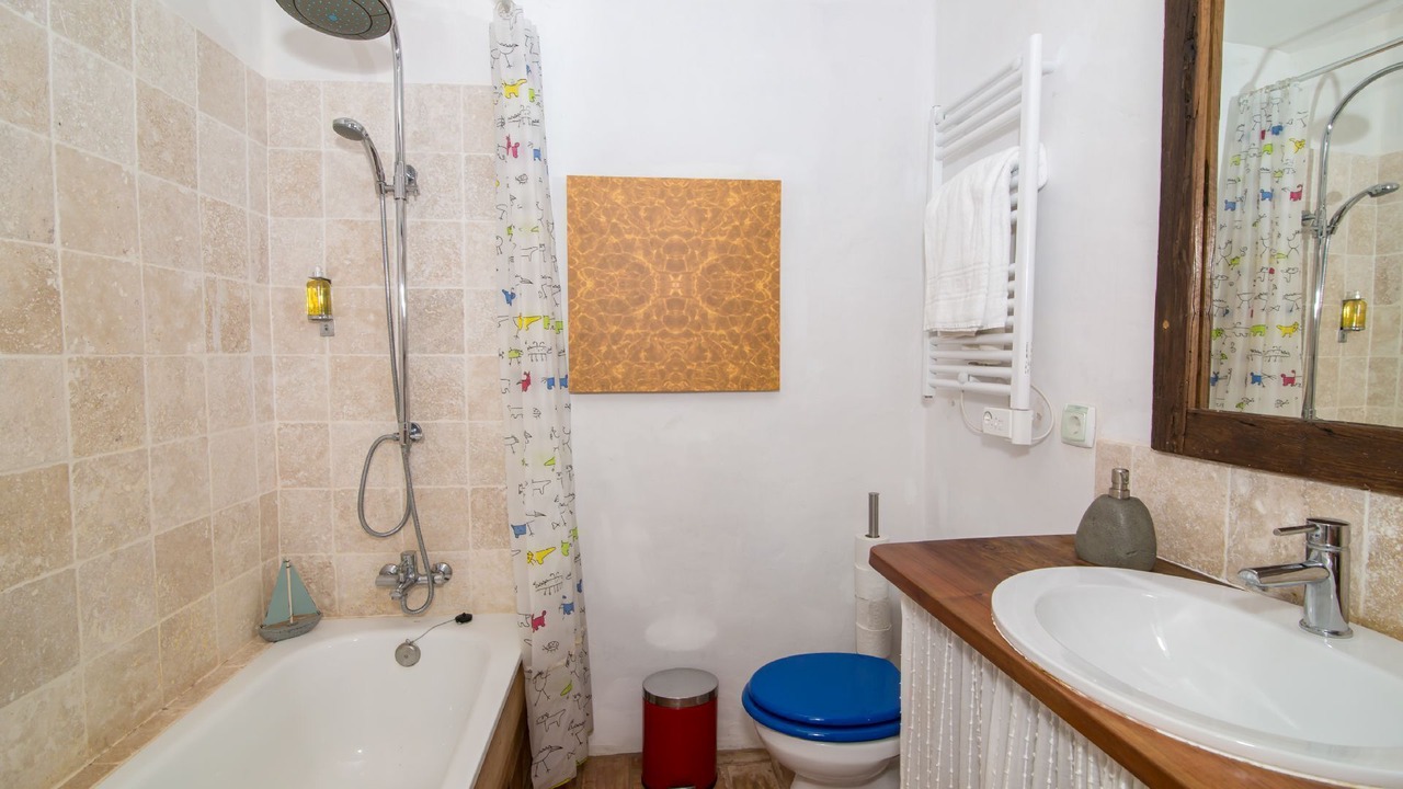 Photo of Bathroom in Aljezur