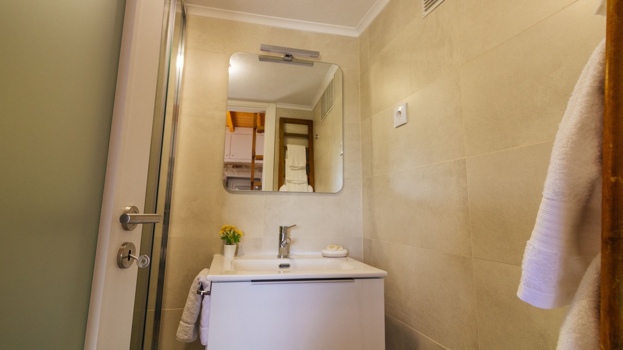 Photo of Bathroom in Alijo