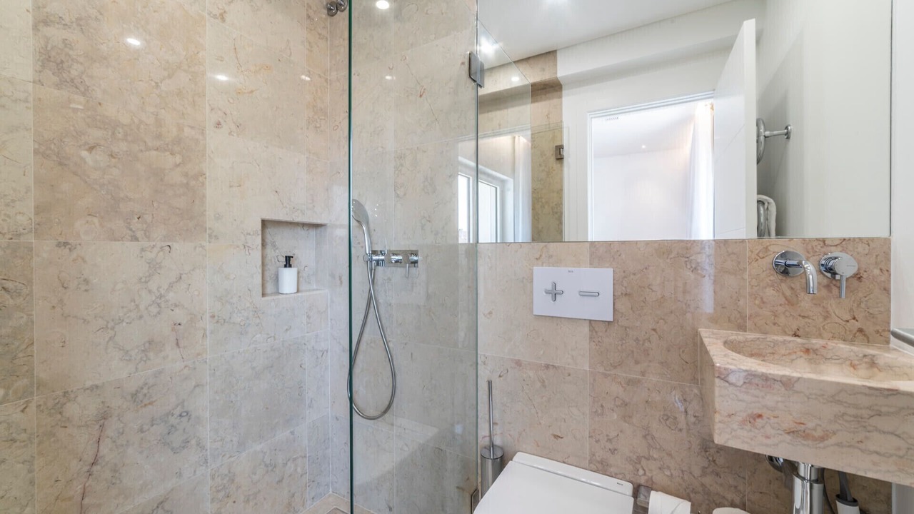 Photo of Bathroom in Corroios
