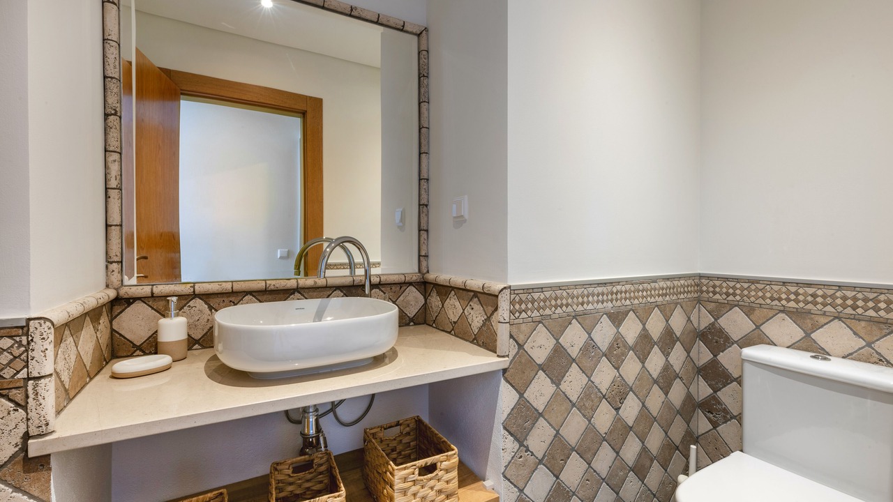 Photo of Bathroom in Brotual