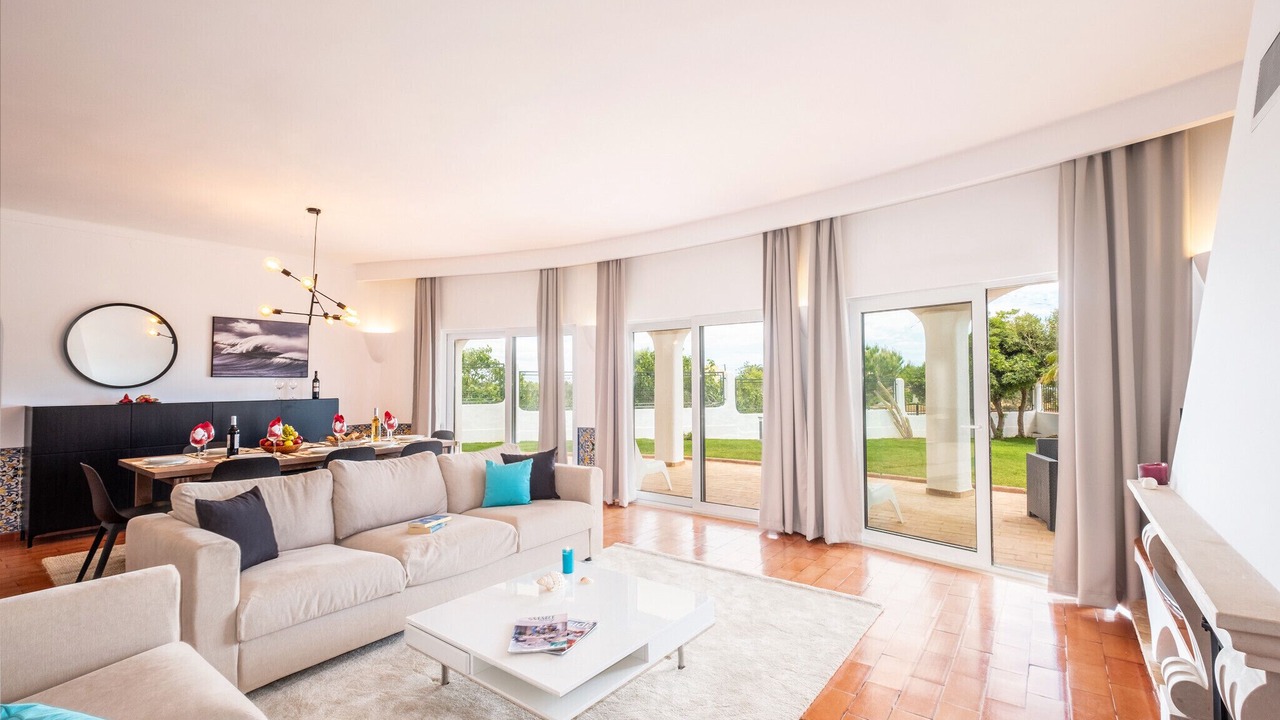Photo of Livingroom in Lagoa e Carvoeiro