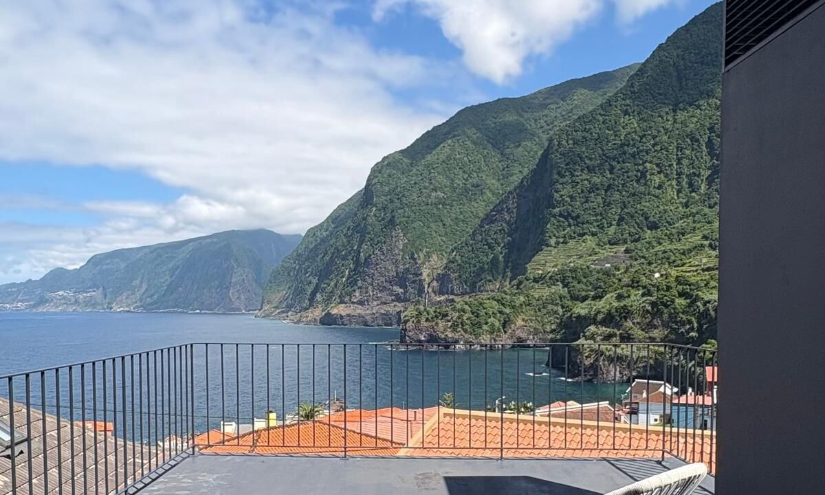Photo of Patio Balcony in Porto Moniz