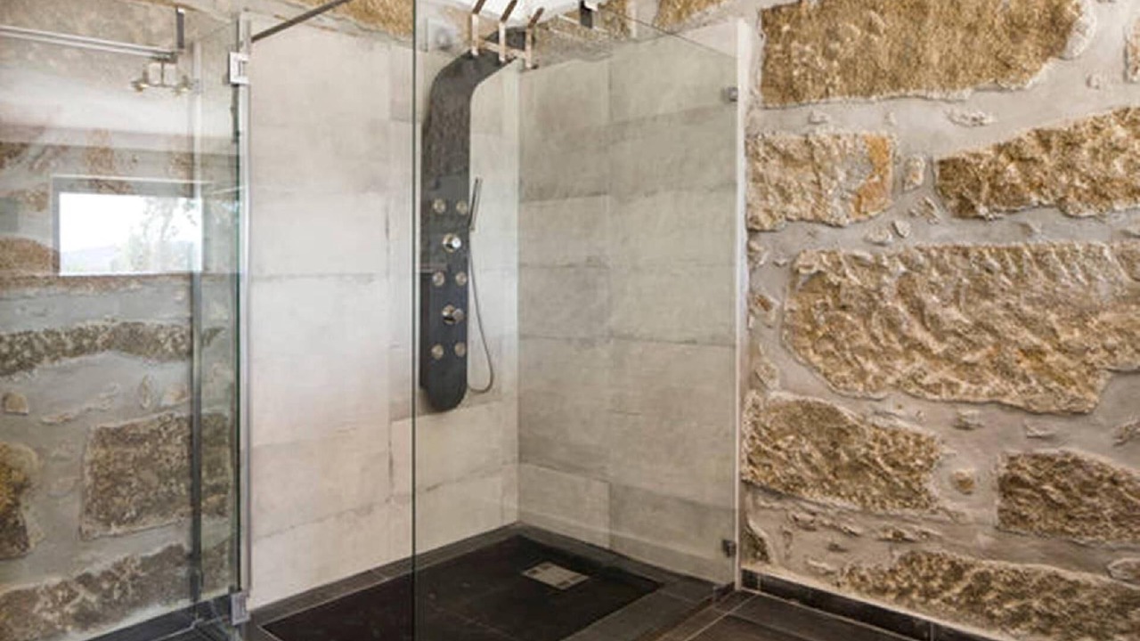 Photo of Bathroom in Tondela