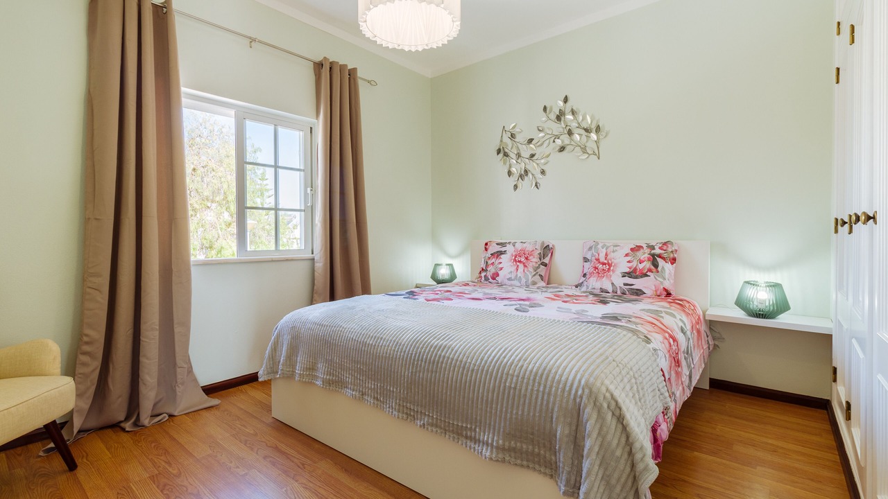 Photo of Bedroom in Monte Raposo