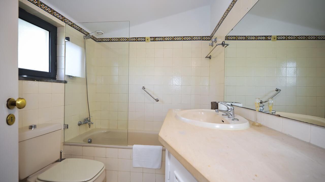 Photo of Bathroom in Cascais
