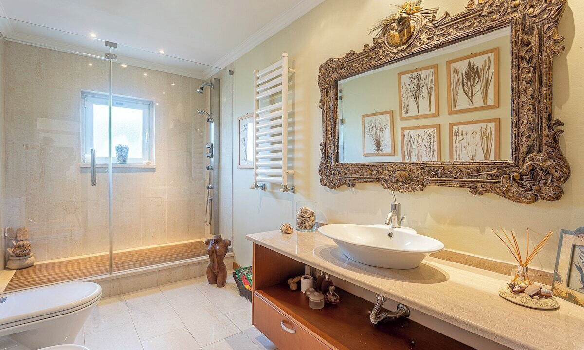 Photo of Bathroom in Seixal