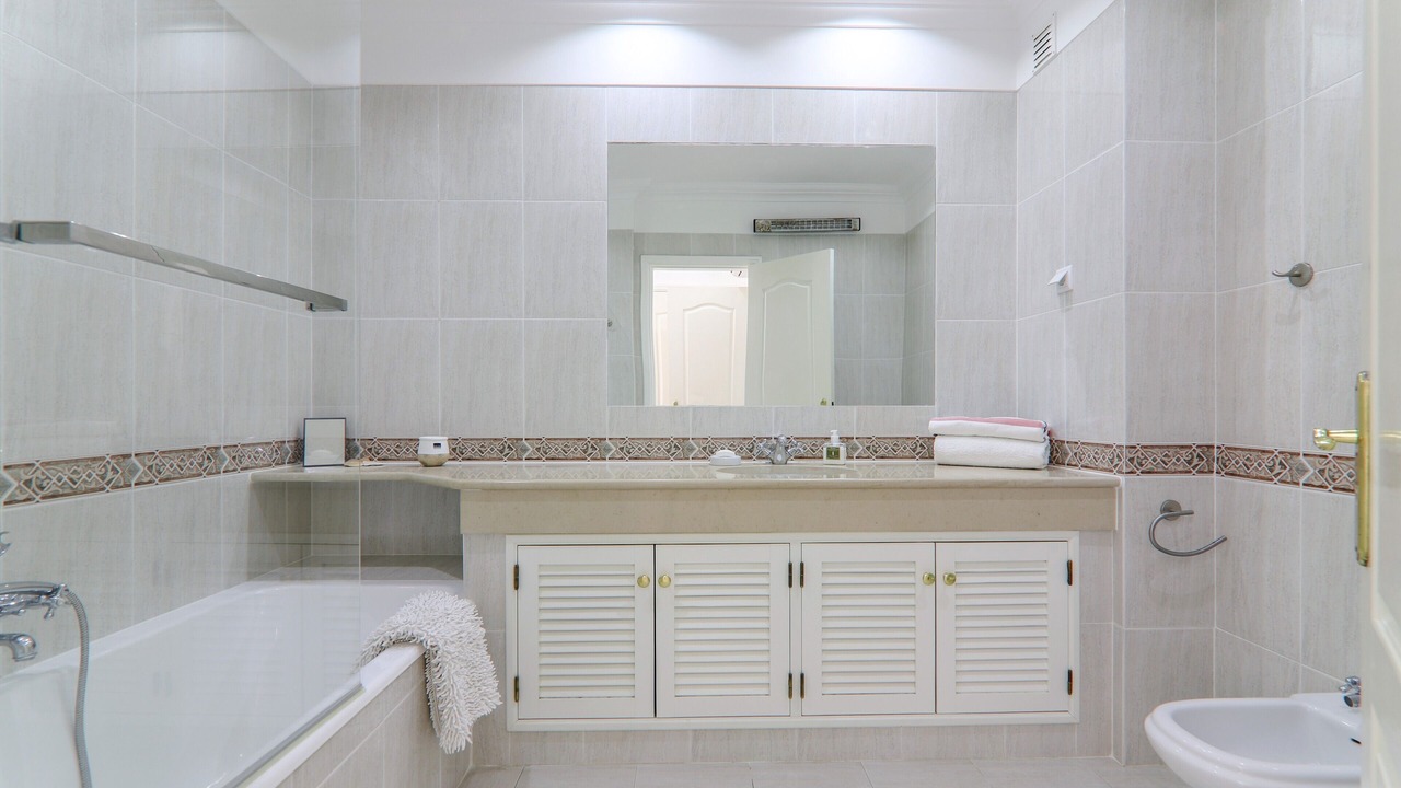 Photo of Bathroom in Almancil