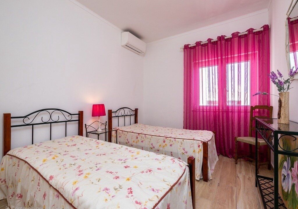 Photo of Bedroom in Alporchinhos