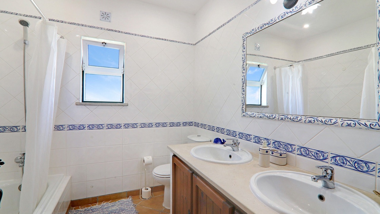 Photo of Bathroom in Loule