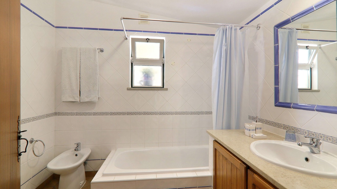 Photo of Bathroom in Loule