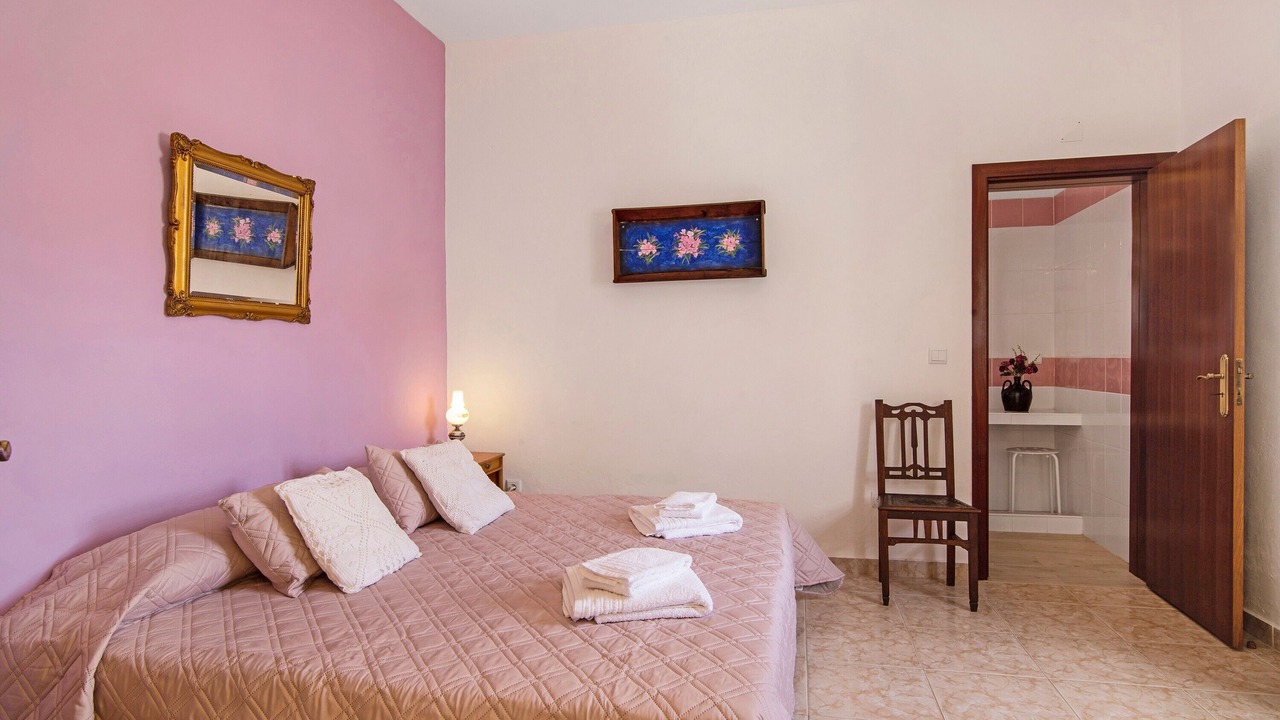 Photo of Bedroom in Martim Longo